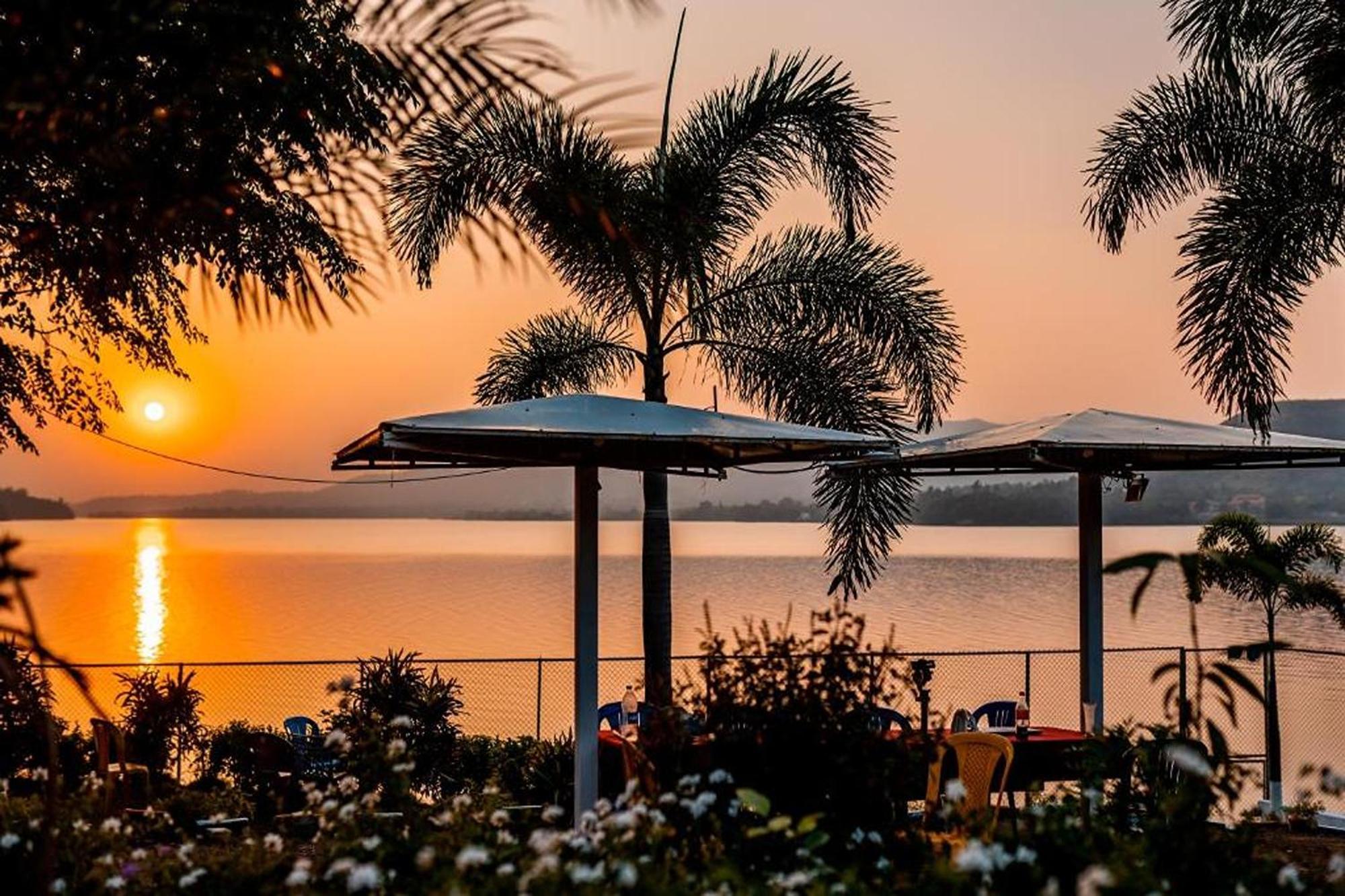 Sunshine Resort Pune Eksteriør billede